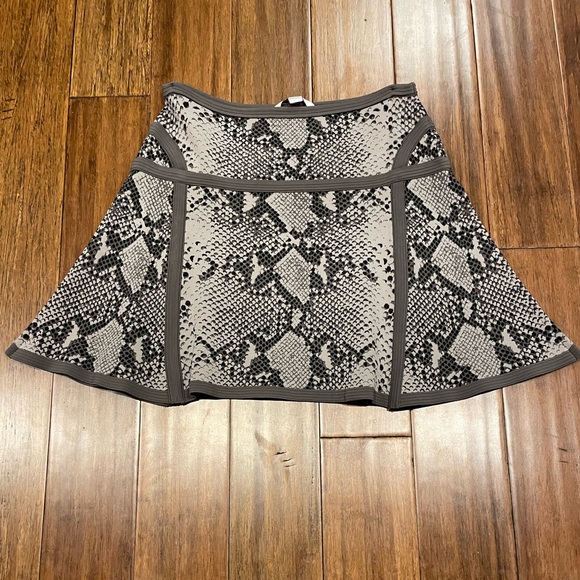 Diane Von Furstenberg Animal Print Flare Skirt - Picture 2 of 6